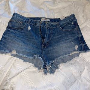 Size 9/29 Jean short shorts from Hollister!